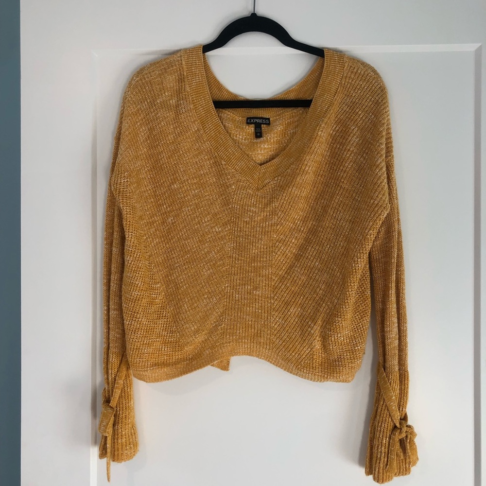 Express sweater. Great condition. XS